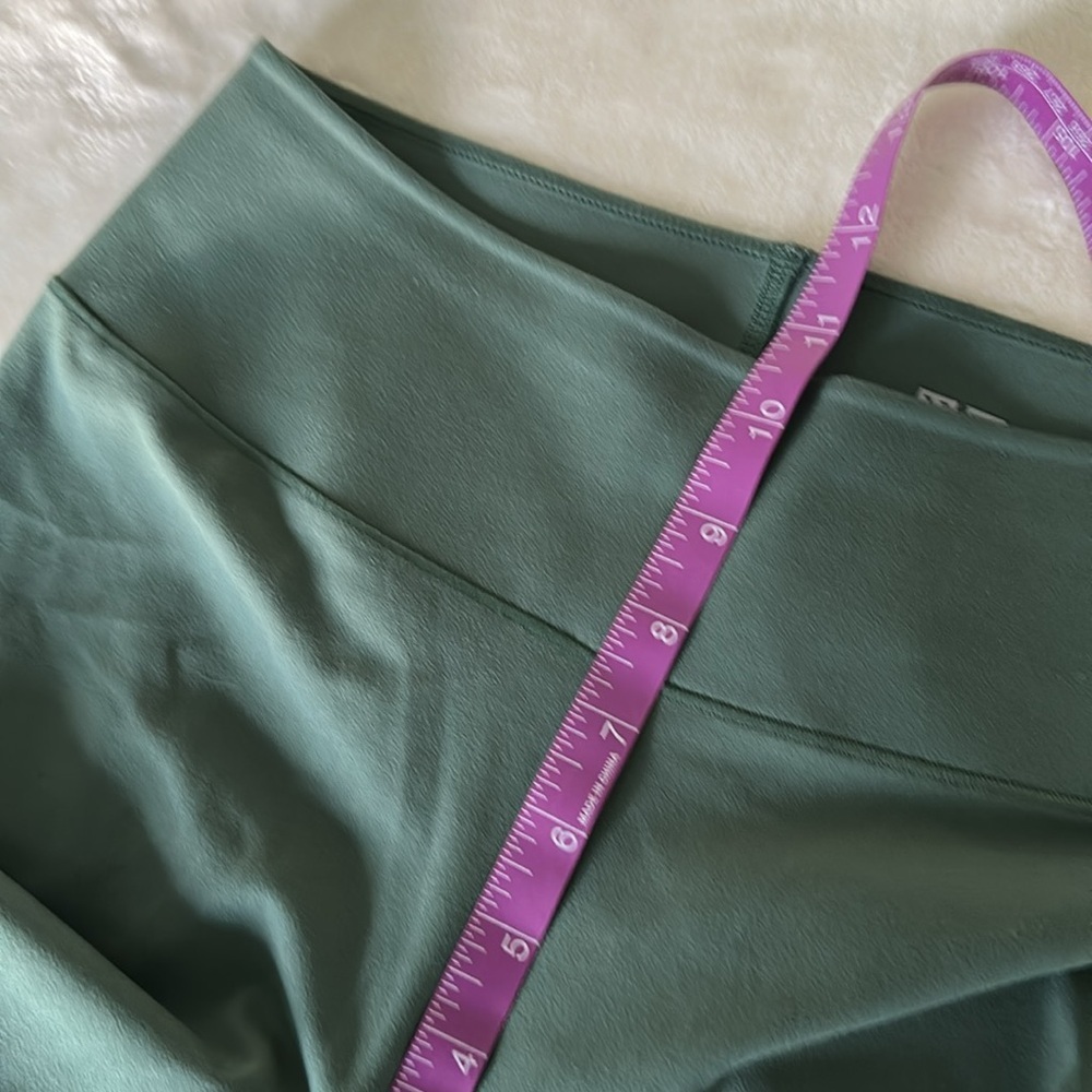 Uniqlo Green Leggings High-Waisted Slim Fit - Picture 6 of 11